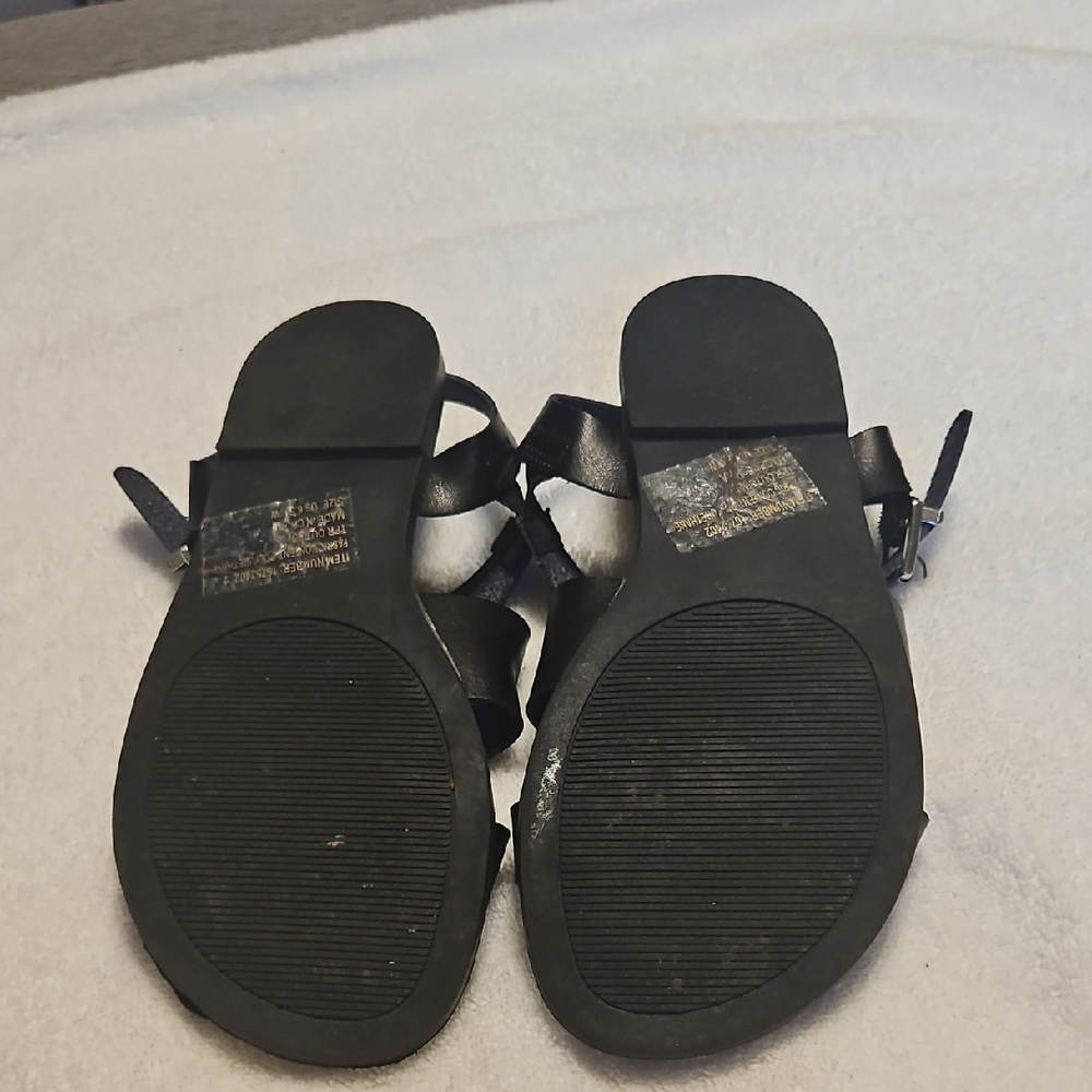 Torrid Black Strappy Sandals - Picture 5 of 7